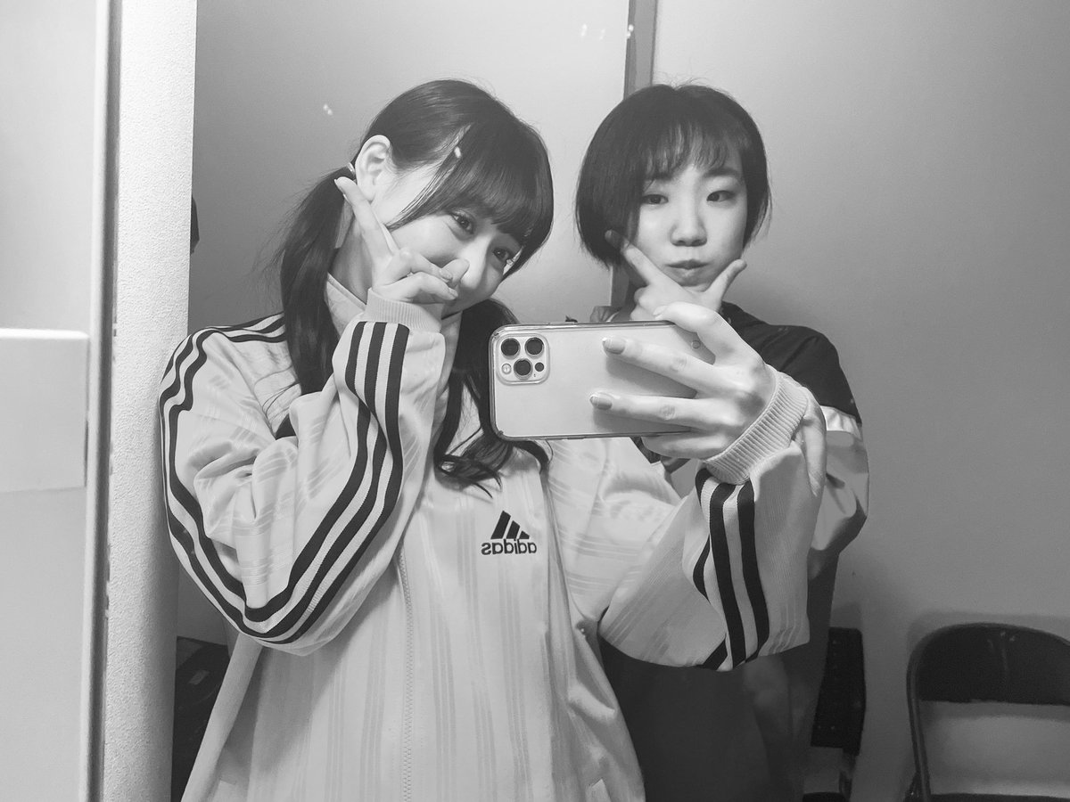 rina_matsu_navy's tweet photo. #こりゃもてんばい
2日目ありがとうございましたー！
今日はジャージでいっぱい写真撮った。👼🏻

そして明日はもう3日目！
まじまじまじまじあっという間！🥺

チケットも前日完売本当に
ありがとうございます！😭😭
沢山の方にお会いできるのが超嬉しい！
また明日もたのしいことしましょう！🙋🏼🙋🏼🤍 https://t.co/A8lQg4yqoK