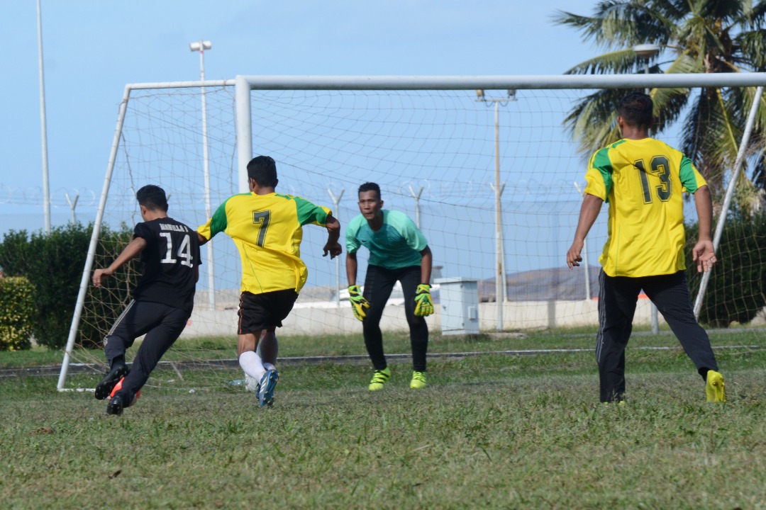 Mawilla_1's tweet photo. Perlawanan Persahabatan Bola Sepak di antara Wisma Gelang vs Wisma Gebeng @Mawilla_1.
Sports for fun and stay healthy!
#NavyTheBest
@tldm_rasmi 
@reza_azeranil63
@ARBA_My
@MPA_Barat 
@pulendren https://t.co/HpuB7rerIj