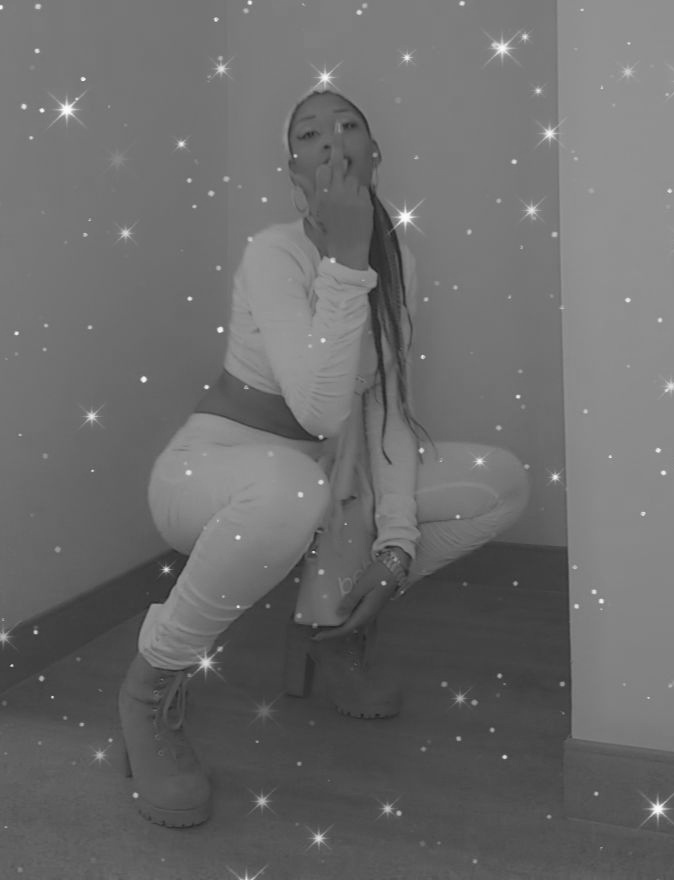 PrettyDaArtist's tweet photo. #wednesday #WCE #wcw #prettyvybz🎀 https://t.co/ypHfXKGauI