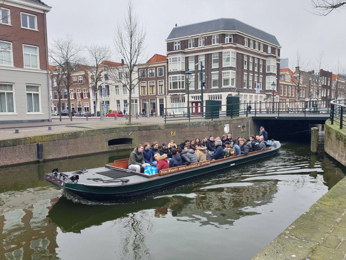 Verlangen jullie ook zo naar de zomer? Dit jaar laten we ons lokaal verwennen, dat betekend dat we zoveel mogelijk de lokale ondernemer steunen, zij verdienen dat, want zonder lokale middenstand wordt het wel erg saai in de stad. #steunlokaal #Ooievaart #rondvaarten