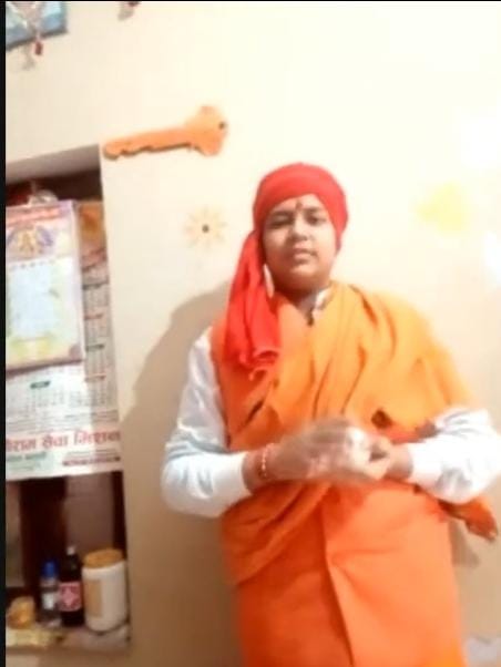 EduleadersU's tweet photo. आज विवेकानंद जयन्ती पर एडुलीडर्स द्वारा आयोजित राज्य स्तरीय भाषण,निबंध, क्विज,चित्रकला प्रतियोगिता मे 75 जनपदों से सैकड़ो छात्रों-शिक्षकों ने प्रतिभाग कर प्रमाण पत्र प्राप्त किया। @basicshiksha_up अपर निदेशक सुश्री @i_tweetu ने एडूलीडर्स यूपी की वेबसाइट व कैलेंडर को किया लॉंन्च। https://t.co/y1dTx9Ph0V