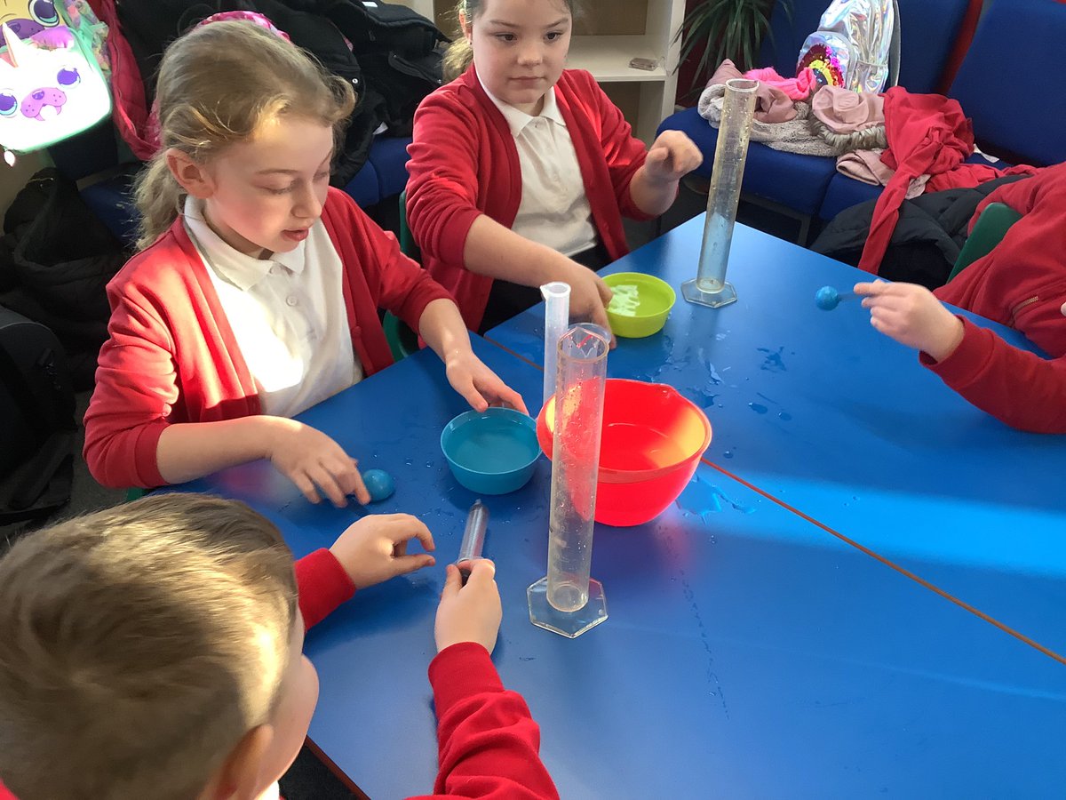 Year3STMHull1's tweet photo. Year 3 have been busy measuring volume and capacity in maths this week. https://t.co/nDJTJopGgd