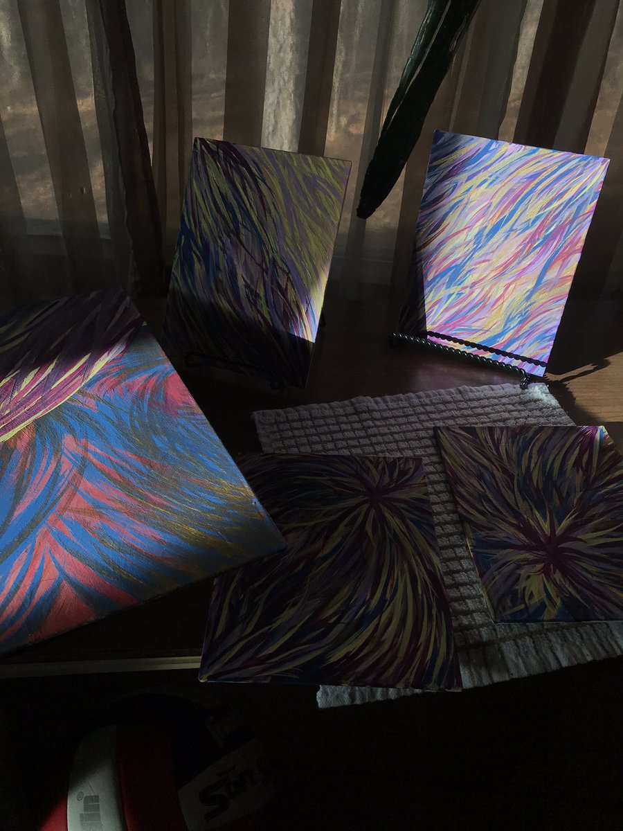 HMNauthor's tweet image. #art #hmnoel #artwork Art is in the artist, regardless the medium. #artist x3