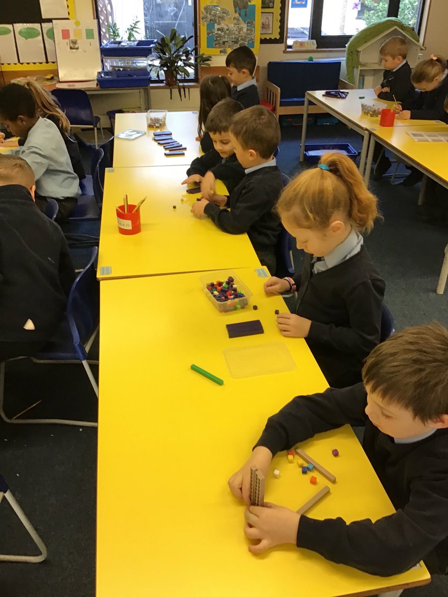 briscoeprimary's tweet photo. Year 1 have been representing numbers using Base Ten up to 70 today. #effectivemaths https://t.co/jRBqG6zHG9