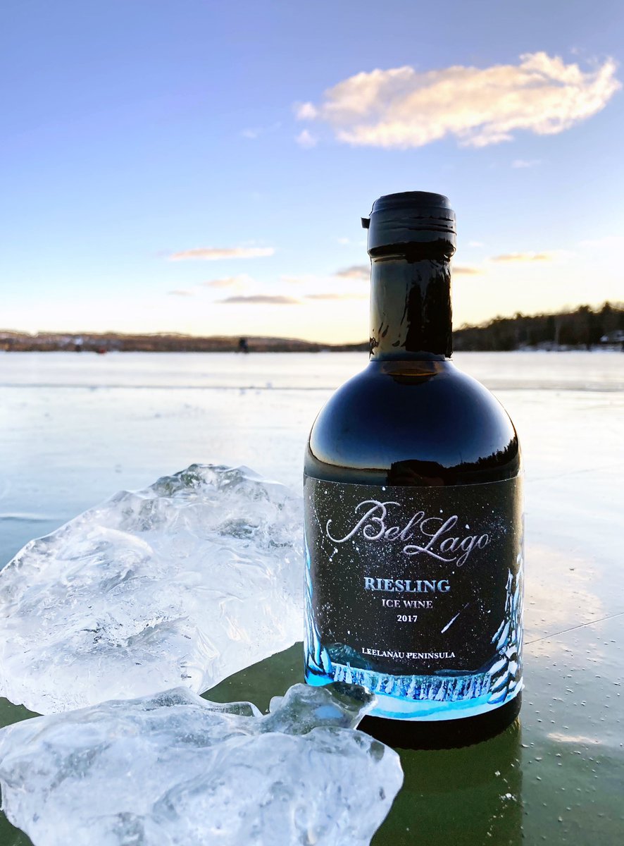 Ice ice baby! 
.
.
.
#wine #WineWednesday #humpday #drinks #sipping #party