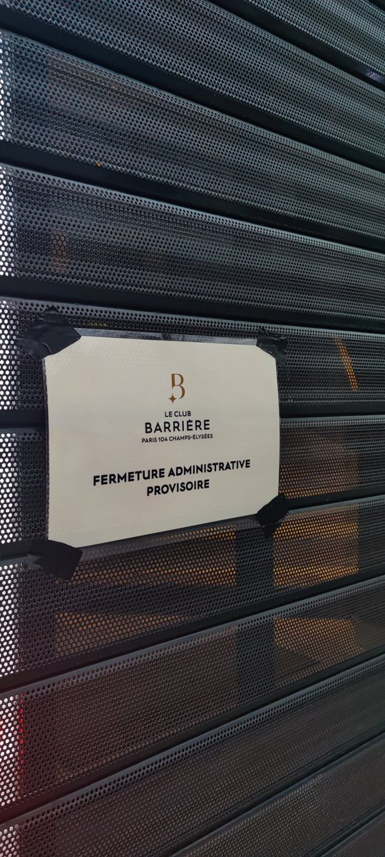 matsustrac's tweet photo. La mauvaise nouvelle en passant sur les Champs-Elysées, le @ClubBarriere est fermé...
#poker #gaming #Paris https://t.co/9F7951oOt6