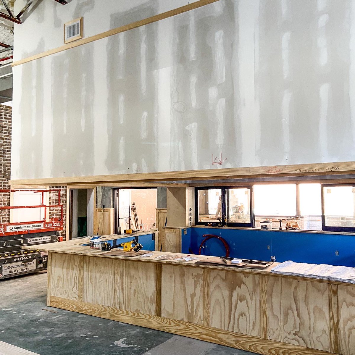 jtvs_builders's tweet photo. Construction is moving along at @poestavernsav 
Tile is going in! Walls are up and ready to be painted! 
Don’t miss the Poe’s logo peaking out. (Photo 2)
#Construction #adaptivereuse #constructionmanagement https://t.co/iJ7bCUcsuj
