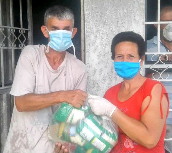 Claplastiendit1's tweet photo. En Tachira el Clap se mantienen trabajando a lo largo y ancho de los 29 municipios, para avalar la seguridad alimentaria de cada familia tachirense. ¡Poder popular organizado, movilizado y victorioso! #ClapTachiraPuebloYVictoria

@FreddyBernal @BermudezJoseA
@arguelloyepfri https://t.co/UX8HZs5Emh
