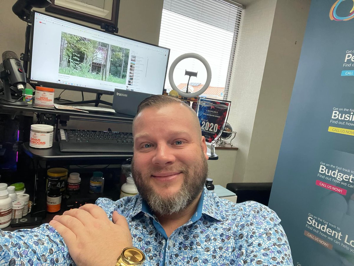 In the office feeling good today!! 

So much going on in the world but I choose to have a smile on my face! To lead with positivity!! There are no problems, only solutions!!