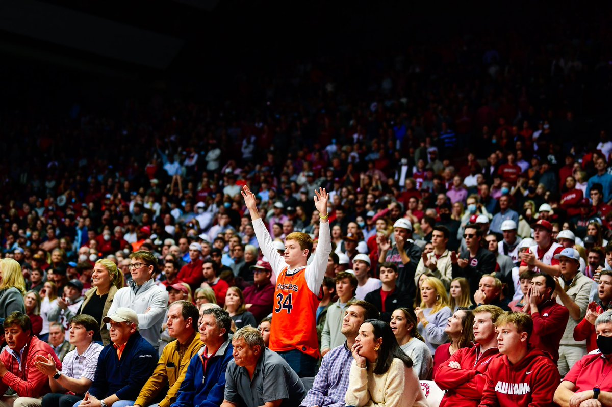 MatthewCS11's tweet image. Thread of pictures from the Alabama game.