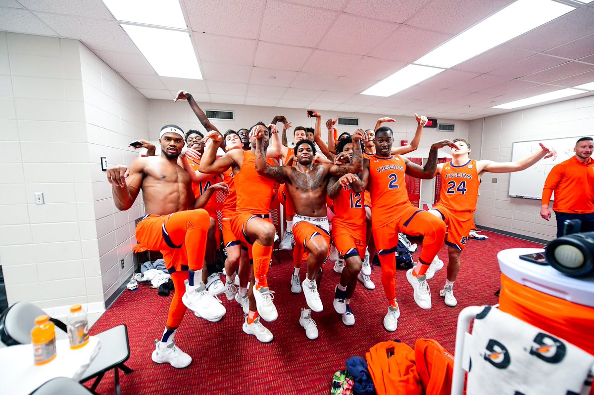 MatthewCS11's tweet image. Thread of pictures from the Alabama game.