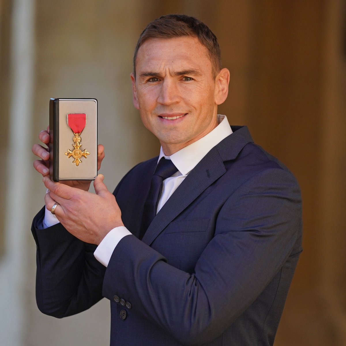 TheRFL's tweet photo. πποΈ Congratulations to the great Kevin Sinfield who has today received his OBE for services to Rugby League and Charitable Fundraising from the Duke of Cambridge during a ceremony at Windsor Castle. https://t.co/Q3QN4e8aGb