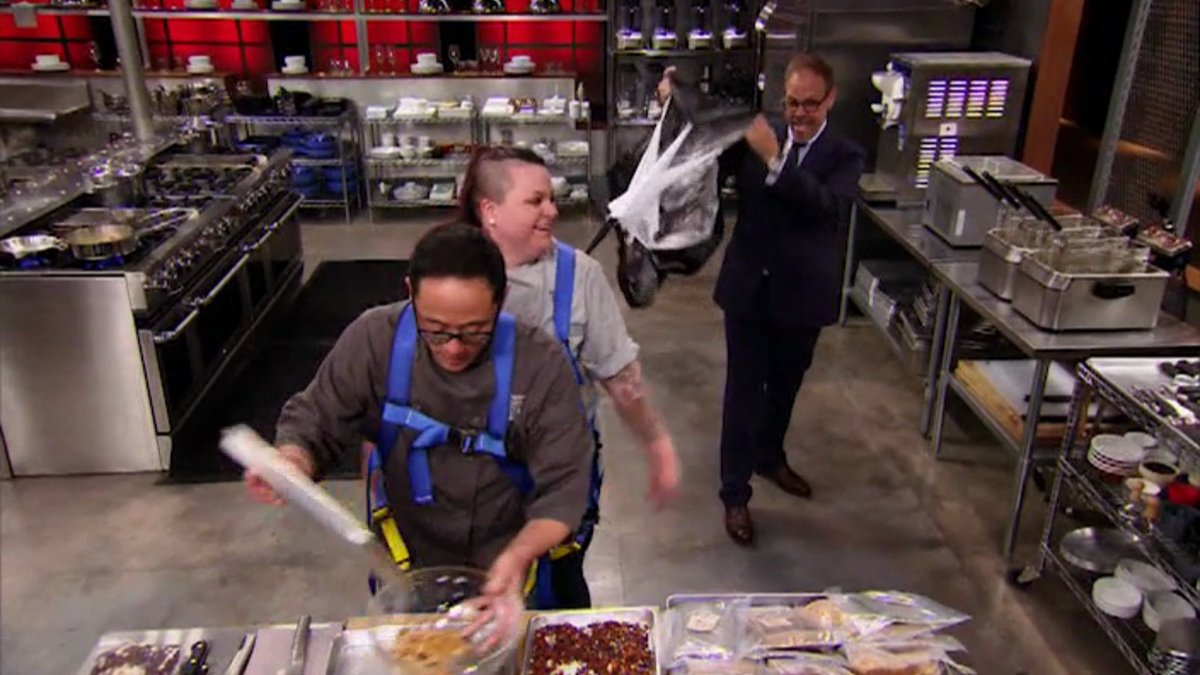 PucksAndGrub's tweet photo. #cutthroatkitchen #foodnetwork #evilicious https://t.co/aSY3CJdoti