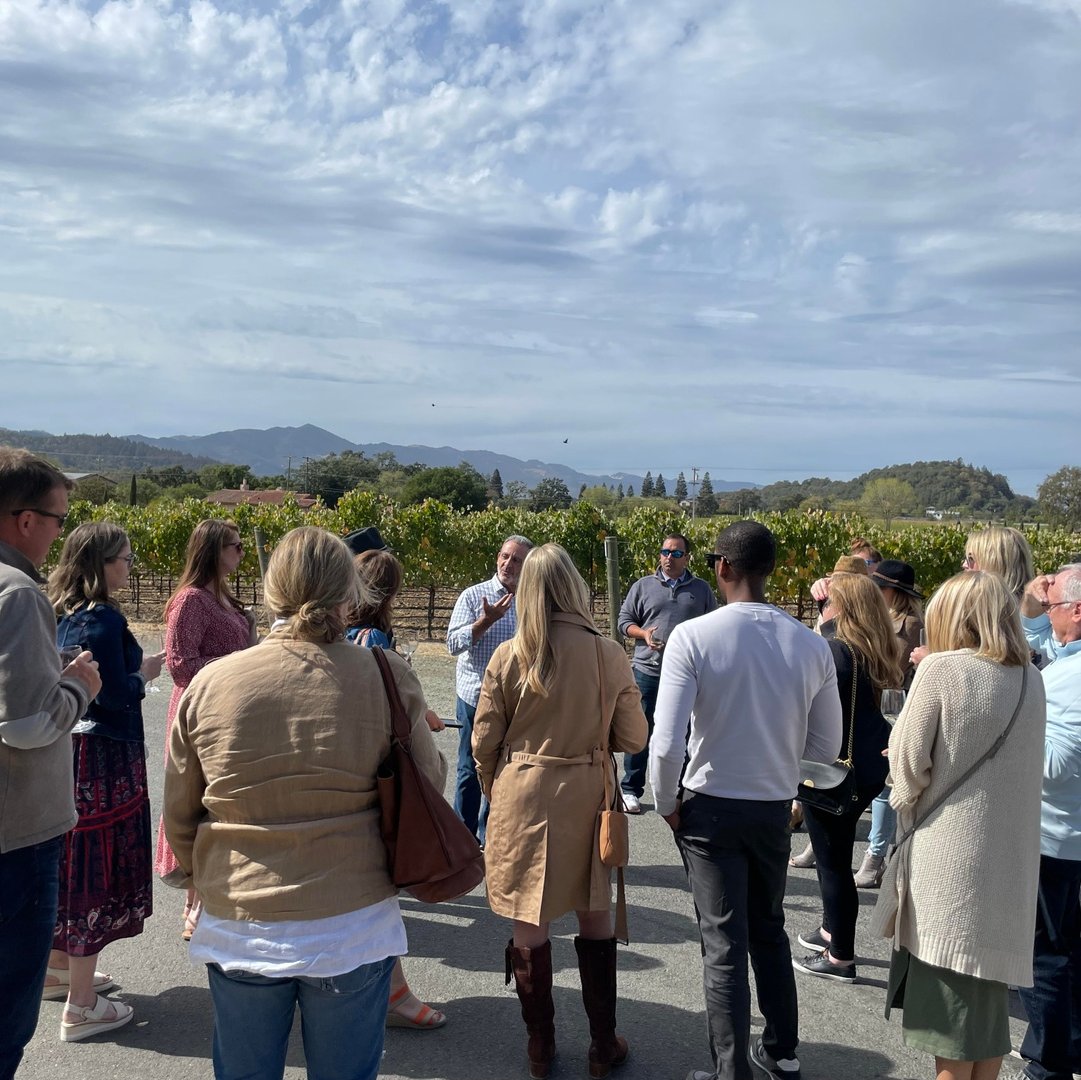 SourceLtg's tweet photo. Who said work trips had to be boring? Remembering a great time in San Francisco with industry partners! Spectacular food, views, and wine. After all, when in wine country, it's only customary! 😉🍷  https://t.co/dDCx08ZZz4 #WorkTrip #SanFransico https://t.co/x5mxdtoQqj
