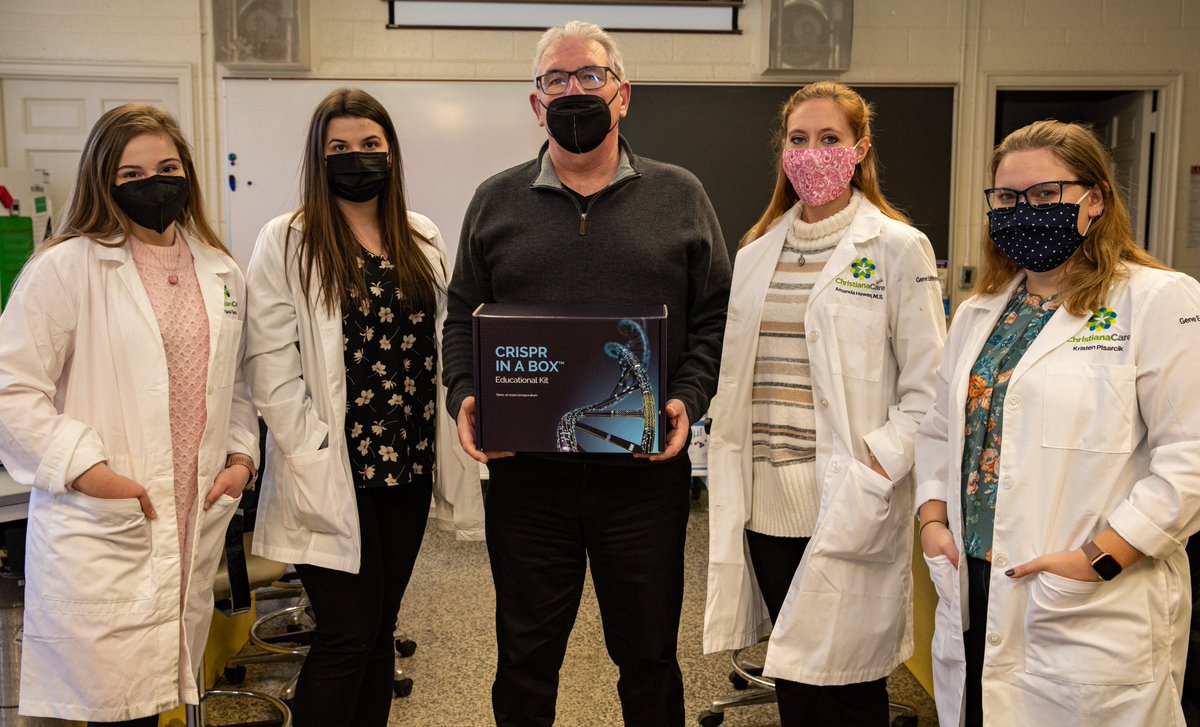GeneEditingDE's tweet photo. To inspire the next generation of scientists, hands-on learning is a must. That’s why we created #GeneEditing 360 and #CRISPRInABox™. We have the privilege of sharing it today with @SalemAcademy students. https://t.co/t5joas9tAa