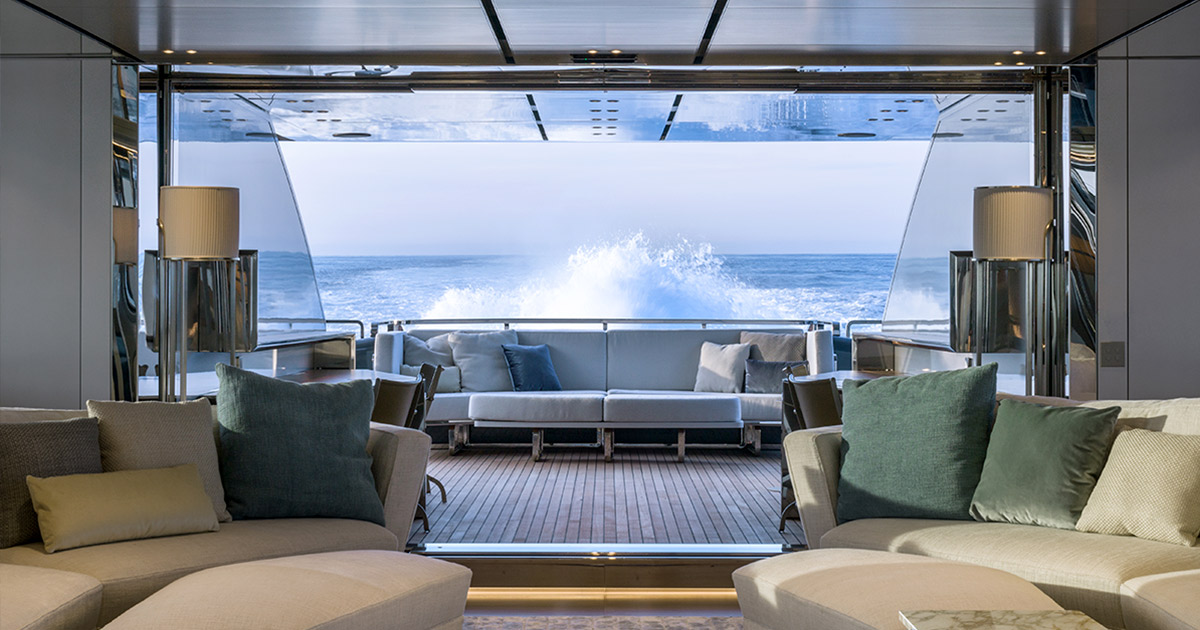 A truly bespoke yacht down to the last detail. Beauty to be admired in every shade of blue the oceans have to offer.⁠
bit.ly/myflyingdagger 

#rossinavi #yacht #superyacht #flyingdagger #yachts #interiordesign #design