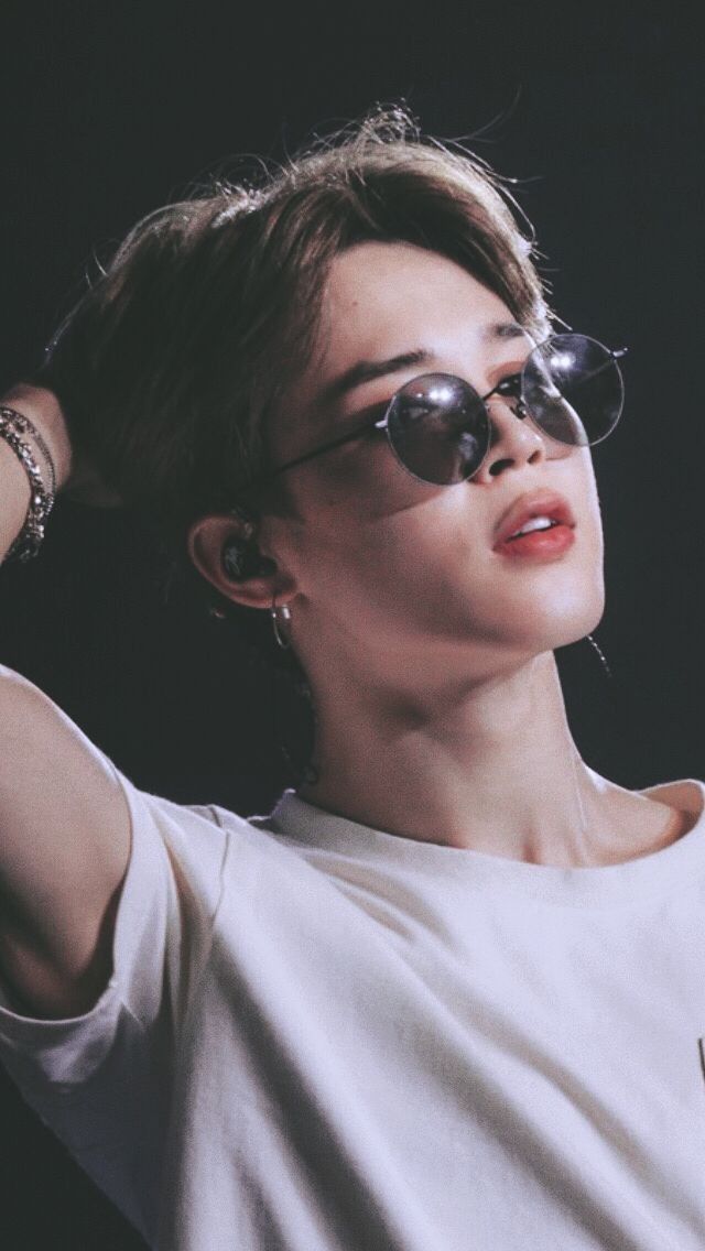 Humaira_Subra's tweet photo. Happy 9 years with Jimin.  
My bias 
My jan
My happiness
My everything
#Happy9YearsWithJimin 
#Jiminie https://t.co/QoTPIefCr9
