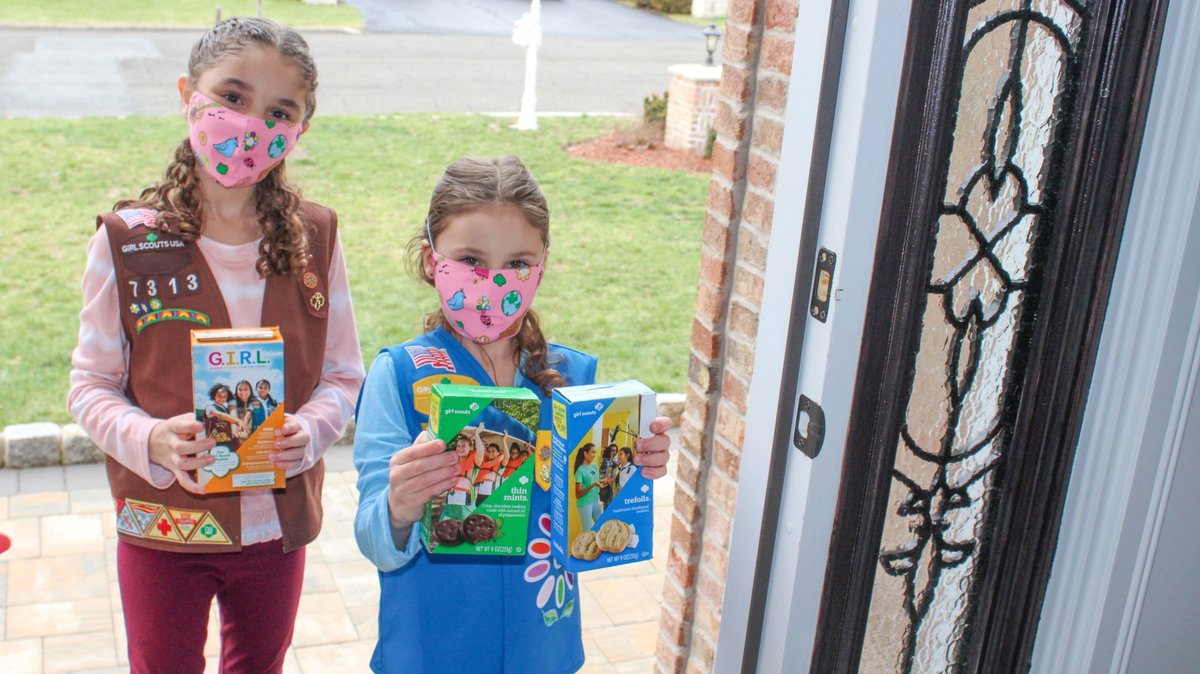 GirlScoutsGCNWI's tweet photo. Phase 1 of the #GirlScoutCookieProgram is coming to a close (Jan. 19). Be proactive to earn rewards for you and your troop like funds for camp, travel, the shop, and programs! Girl Delivered for cookie orders will also pause from Jan. 19 to Feb. 7. https://t.co/37lyRw3mfz https://t.co/MsXmNdVAZj