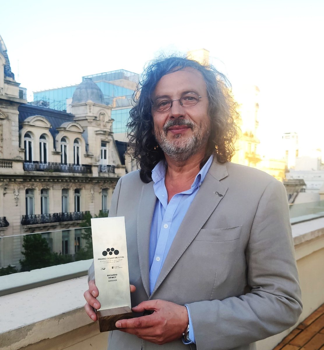 ¡Felicitaciones Ricardo Dewey! El Co-Fundador y Asesor Científico de #RADBIO fue distinguido con el Premio César Milstein a la Investigación en Biotecnología con Impacto en la Salud.🥇👏🏼

#Ciencia #CONICET #CienciaArgentina #Biotecnología #Biofarmaco #Tecnología #DeepTech #Salud