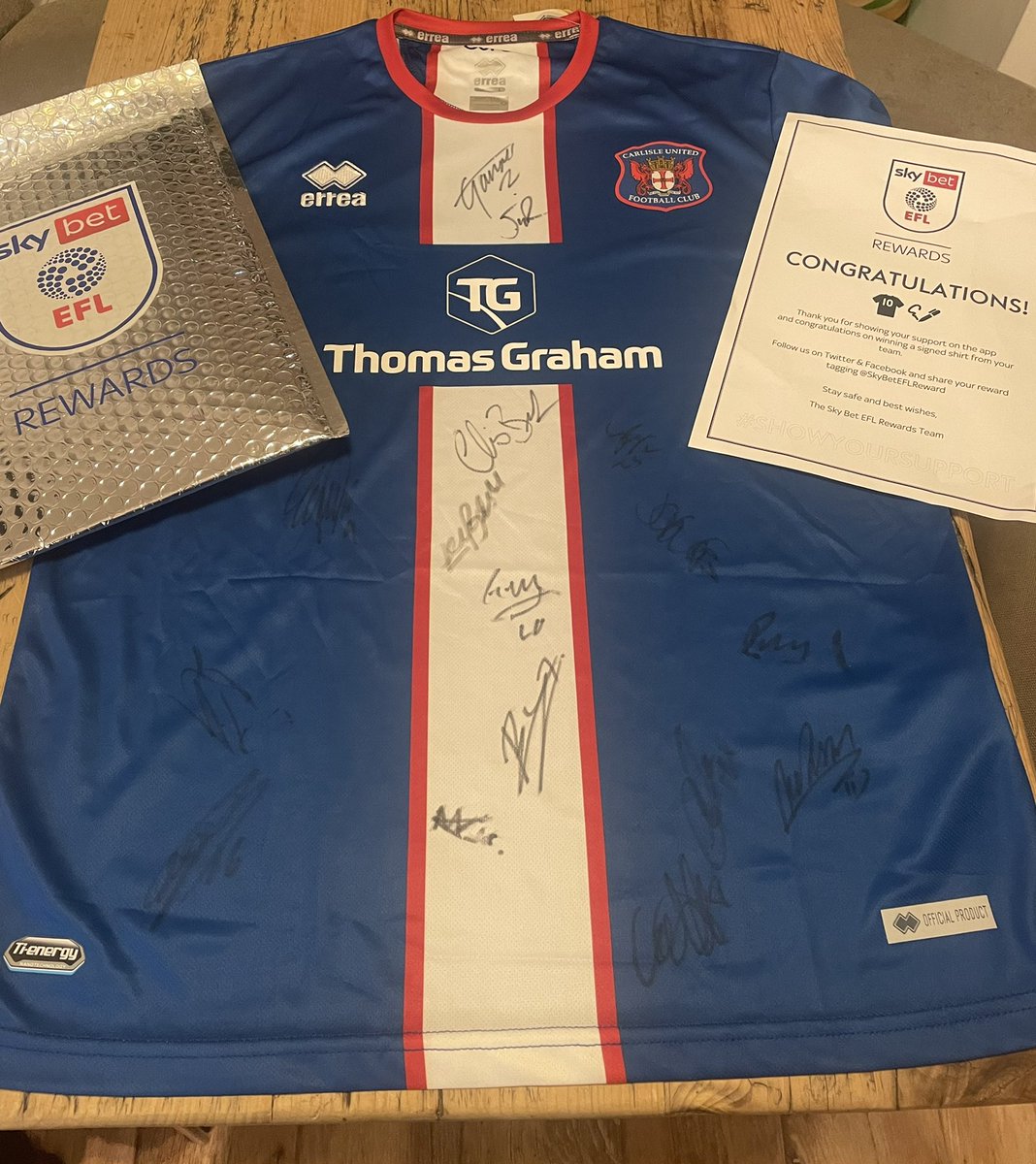 JamieM36's tweet photo. @SkyBetEFLReward thanks for the @officialcufc signed shirt. Nice addition to the shirt collection. https://t.co/xMnPI0wNlz