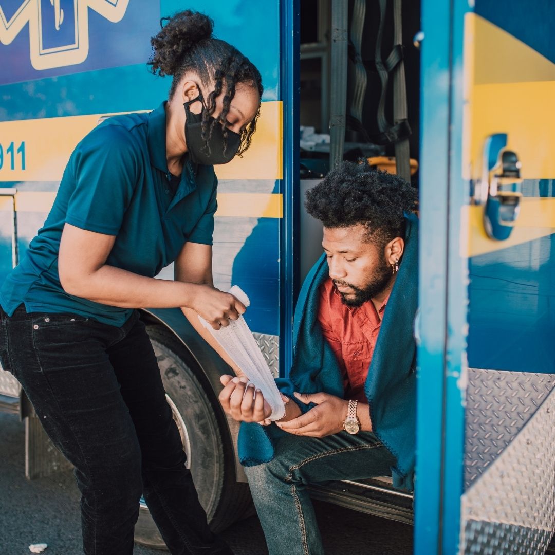 Have you explored assisting on an international level within the humanitarian sphere? ⛑️
Read more about it at theshiftextension.org/blog/humanitar…

#paramedicineworld #paramedics #EMT #EMS #humanitariancrisis #humanitarianparamedics #assisthumanitarianhealthcare #getinvolved