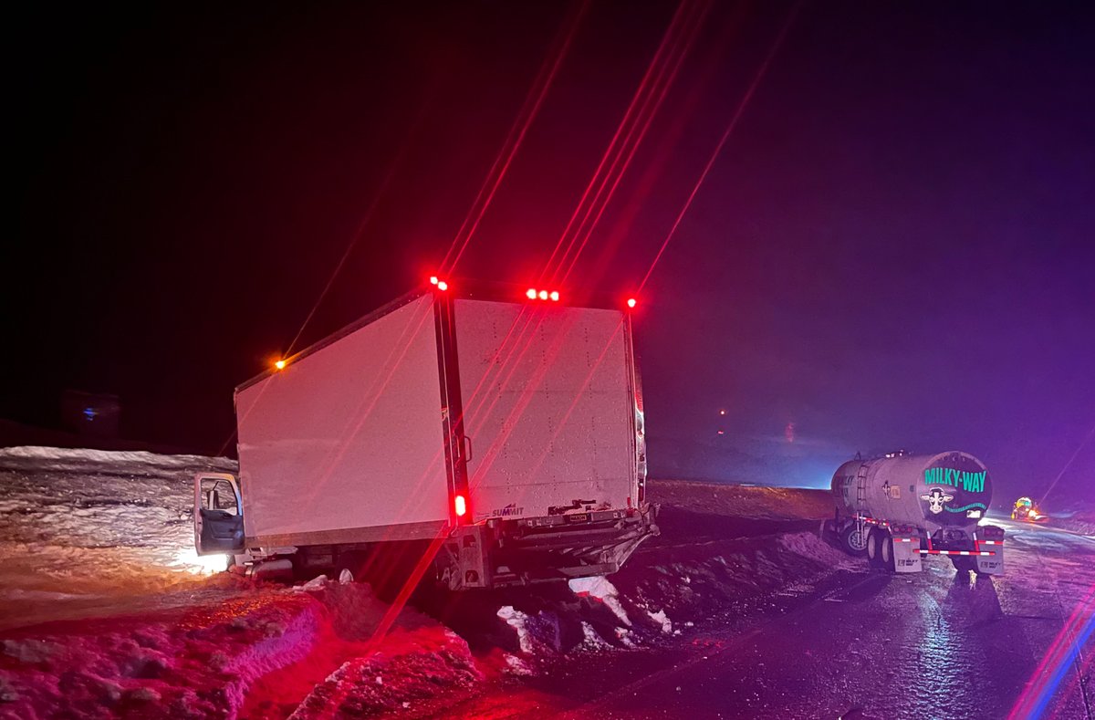 SnoqualmiePass's tweet image. Just to give you an idea of what closed I-90 at MP 95 near Elk Heights this morning - collisions. It's still icy out there and we really need folks to slow down. We are out putting down deicer, but it's not going to help if drivers keep thinking they can go 60 or 70. It's not OK.