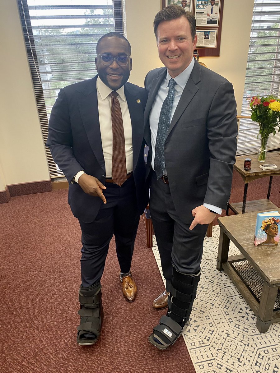 JamesMcFaddin's tweet photo. Who says politics isn’t a full contact sport?! #FlaPol @ShevrinJones https://t.co/2wxUDJOA9e