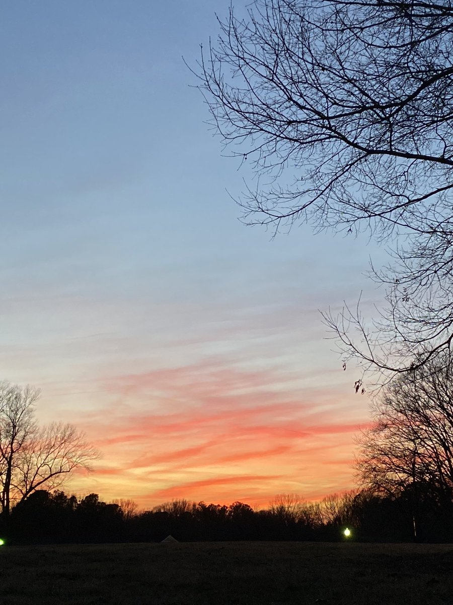 BurrillMadison's tweet photo. Admiring the beauty of the sunset with fellow classmates. We are in awe… 
#COR4240 https://t.co/E8WGo1DuhJ