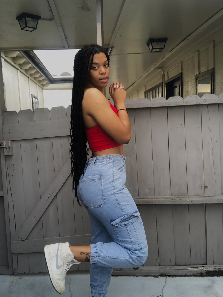_lanythegreat's tweet photo. hey y’all 👋🏾🖤 https://t.co/25VCYIO9Fw