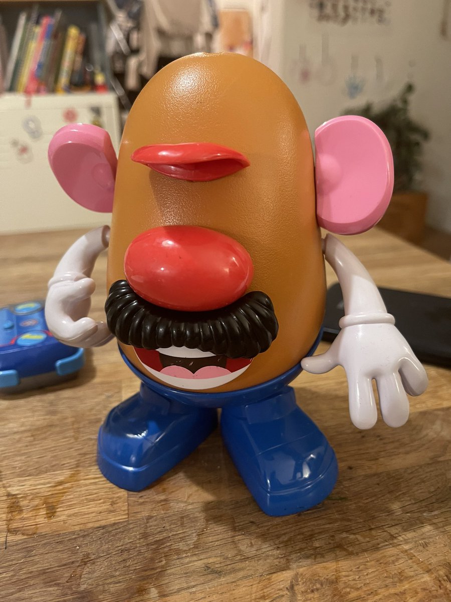 Samurai88__'s tweet photo. my son made this 
i like it 
#mrpotatohead https://t.co/EFfBnnq1XD