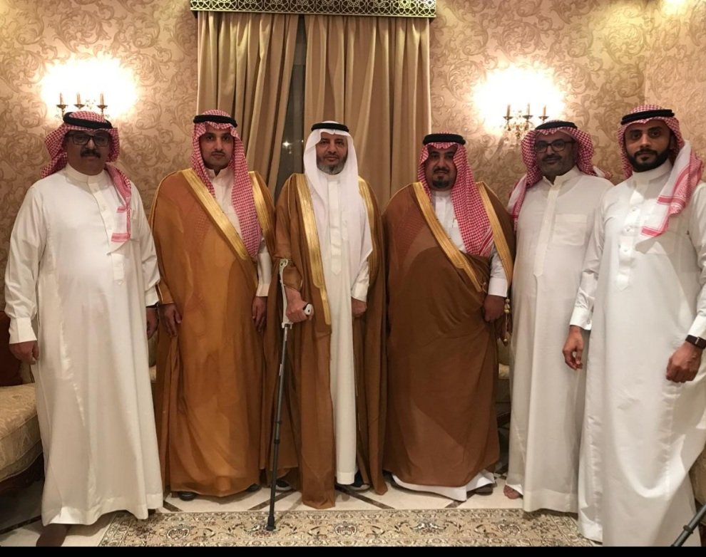 من لا يشكر الناس لا يشكر. 
اخي الغالي رجل الأعمال سعد بن علي ال خماش(( أبن القبيلة البار ))
بك نفخر .