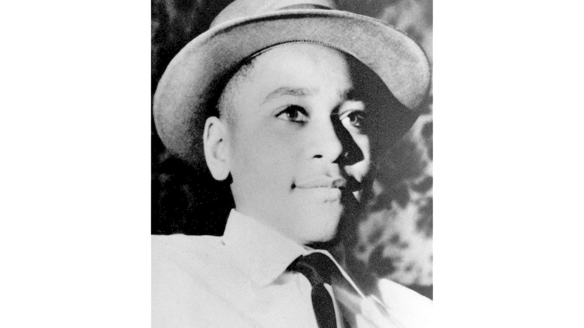 TheRoot's tweet photo. Senate Passes Bill to Posthumously Award Congressional Gold Medal to Emmett Till and Mamie Till-Mobley https://t.co/Aczl9zCvBO https://t.co/D5F2KnsP41