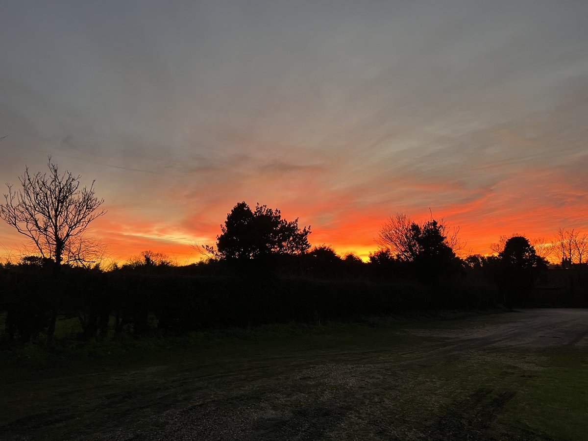 CarminaStudio's tweet photo. Beautiful sunset over Cley marshes Norfolk today #untouchedphoto #landscapephotography #sunset #beautiful #freshair #naturereserve #norfolk #cley https://t.co/HyyWd4GhrW