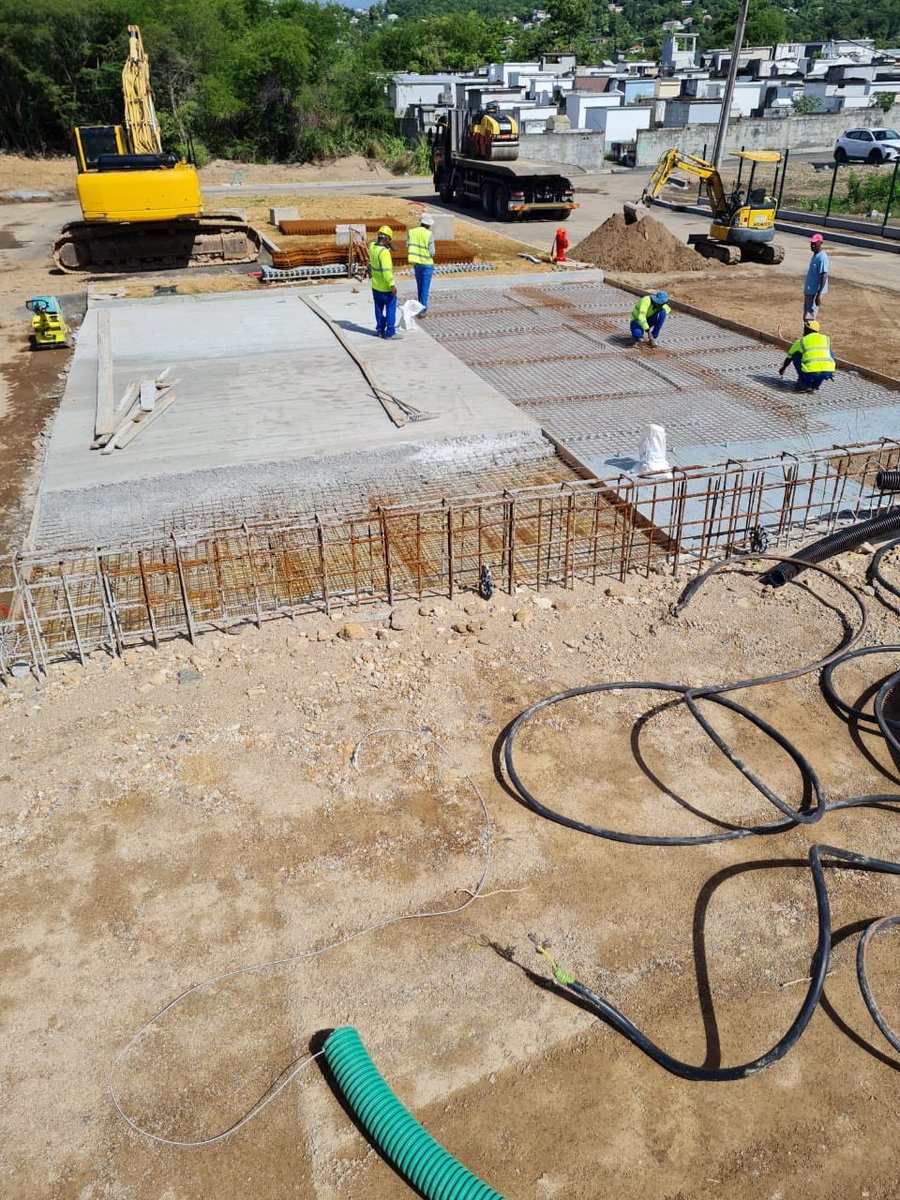 DitGustave's tweet photo. Construction #déchèterie #Bouillante par ⁦@CRGuadeloupe⁩ en partenariat avec ⁦@ademe⁩, ⁦@EuropGuadeloupe⁩ et #CAGSC. Fin des travaux février-mars 2022. 2e déchèterie livrée après celle de Pointe-noire. Anwout pour le #ZéroDéchet en 2035 ! https://t.co/J27STP6QSO