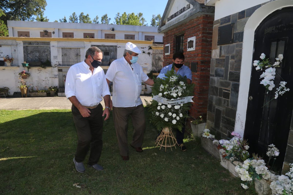 lista20maldo's tweet photo. Homenajeamos a Domingo Burgueño Miguel a 24 años de su fallecimiento.

La Lista 20, que impulsó la figura del líder nacionalista colocará una ofrenda floral este 14 de enero a la hora 18 en el cementerio de Mdo. 
***Asistirán sólo autoridades. https://t.co/rWQEqpue9V