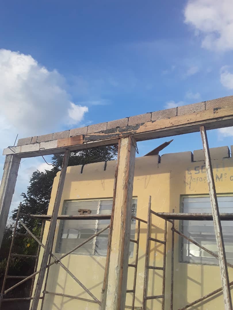 IsabelR75874223's tweet photo. #DMEPlacetas se comienza a realizar acciones de reparación y mantenimiento en la escuela Rural Rafael M Mendive respuesta a planteamiento de la población del III proceso #CubaPorLaVida #CubaViveEnSuHistoria @elsa_ena https://t.co/GypHIQ0ECN
