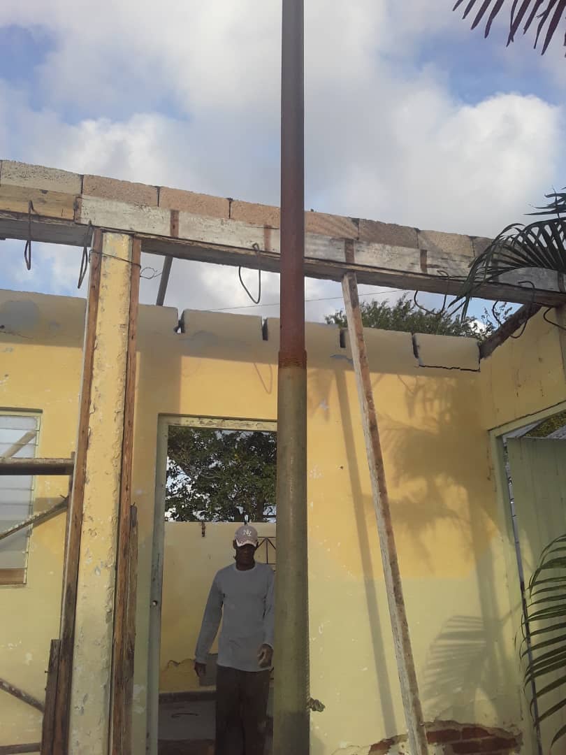 IsabelR75874223's tweet photo. #DMEPlacetas se comienza a realizar acciones de reparación y mantenimiento en la escuela Rural Rafael M Mendive respuesta a planteamiento de la población del III proceso #CubaPorLaVida #CubaViveEnSuHistoria @elsa_ena https://t.co/GypHIQ0ECN