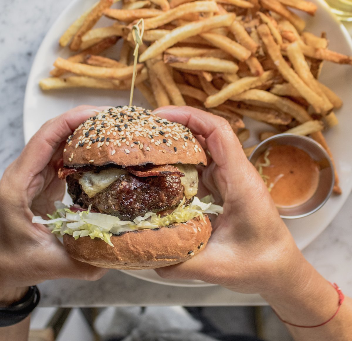 A classic Diplo-Burger celebrating our return! 🍔👍

The Diplomat is open for online ordering Wednesday-Saturday 4-9 pm!
thediplomat.ca