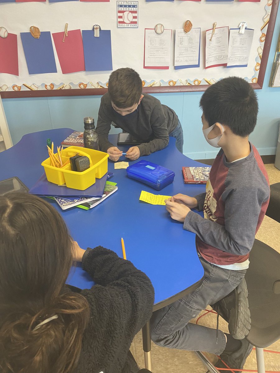 #MineolaProud of these 5th grade learners for making thoughtful contributions to their book club groups! <a href="/Allabouttheyet/">Jenna Cavuto</a> <a href="/MineolaMS/">Mineola Middle School</a>