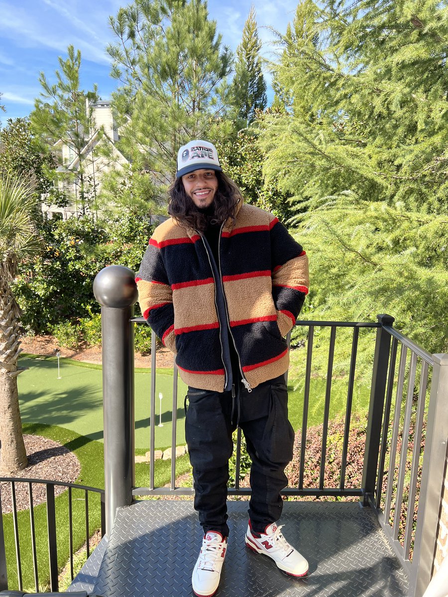 russdiemon's tweet photo. 2022 is feelin GREAT

I’m coming for everything and more this year

New song Friday 🌊 https://t.co/YUNzUeirwb