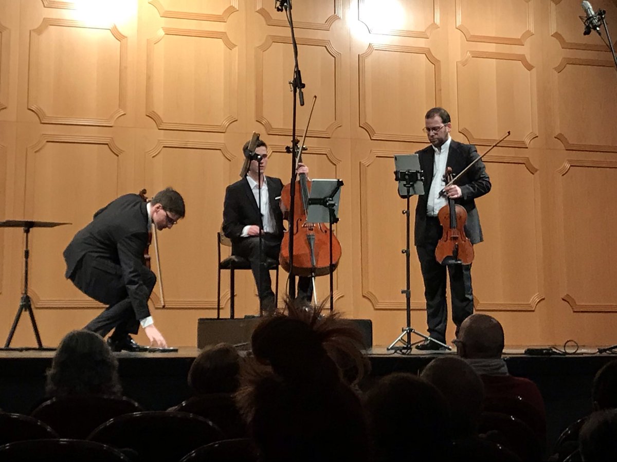 En <a href="/FilarmonicaOVD/">Filarmónica de Oviedo</a> comienza concierto del trío de cuerda 4Tercios, con Gabriel Ordás <a href="/Ordas_Gabriel/">Gabriel Ordás</a> (violín), Rubén Menéndez (viola) y Santiago Ruiz de la Peña (chelo). Obras de #jorgeDiegoValera  y <a href="/Ordas_Gabriel/">Gabriel Ordás</a>. #LaCastalia <a href="/RIDEA_Asturias/">RIDEA</a>
