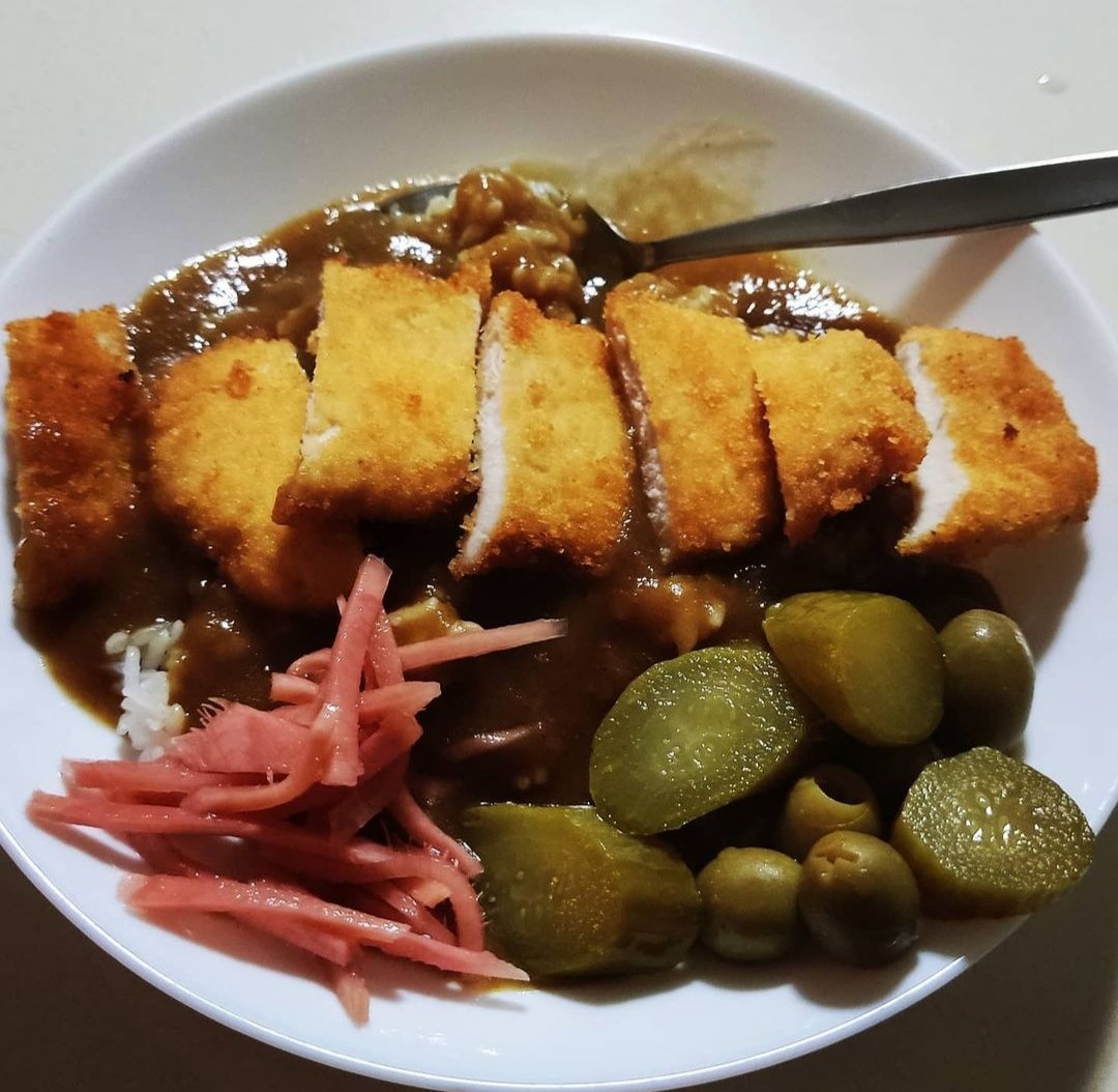 Today I made "Katsu Curry"🍛 (Japanese Curry rice on top Schnitzel) It was very tasty 😋😋😋