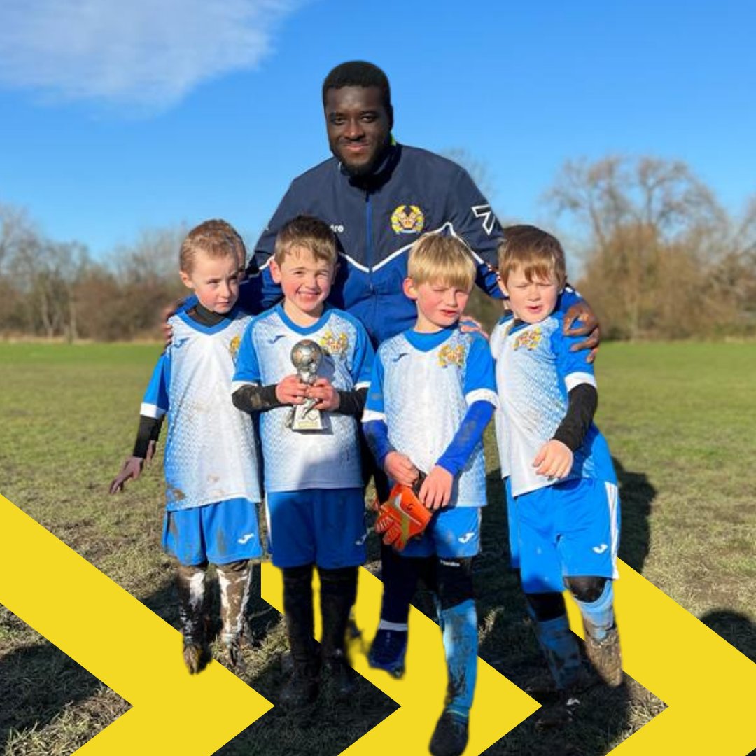 Here we have U7's gold posing with their well deserved trophy 😍

#youthfootball #football #youthsports #sports #soccer #nfl #highschoolfootball #youth #footballtraining #youthfootballnetwork #americanfootball #collegefootball #footballphotography