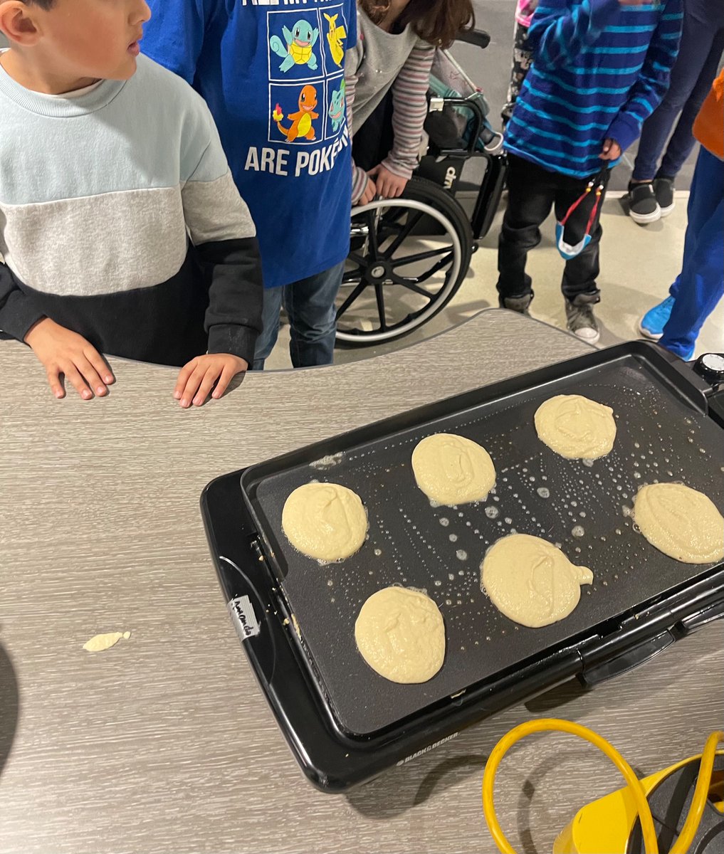 CANFossier2nd's tweet photo. Science sure was fun and delicious yesterday! We were able to watch how heat can change a liquid into a solid with pancakes 🥞 https://t.co/P1nuMTZd6v