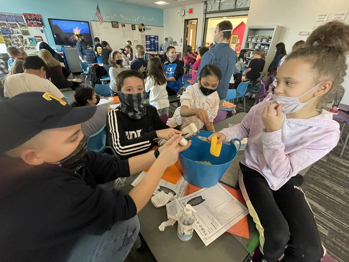 HoldenRavida's tweet photo. I thoroughly enjoyed listening to campfire stories and watching our 4th graders carve Clovis Points. Im beyond impressed by their continuous hard work and relentless attitude in constructing these figures. Fun lesson @miss_difalco @Mrs_Webb86 &amp; Mr. Anzaldi! #TallmadgeElementary https://t.co/tx0e3gx6Iw