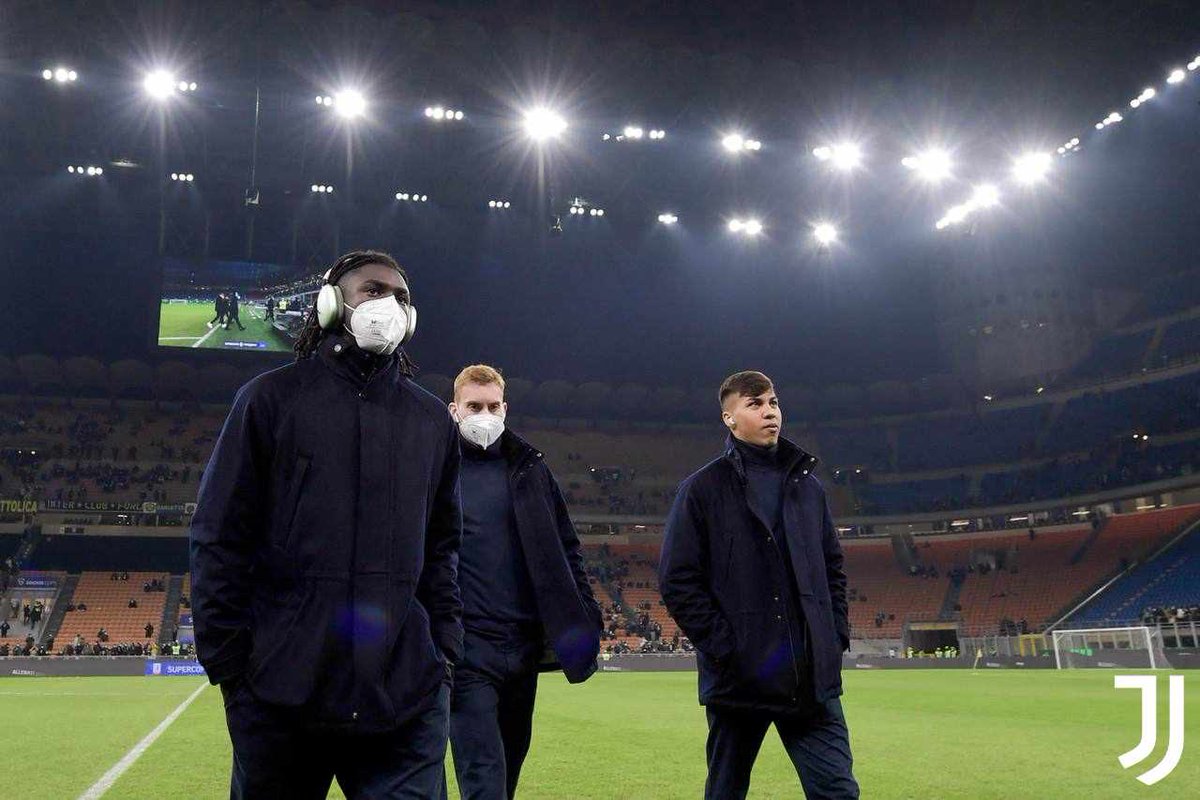 Memasukki San Siro 😎💪

#SupercoppaFrecciarossa #InterJuve #ForzaJuve