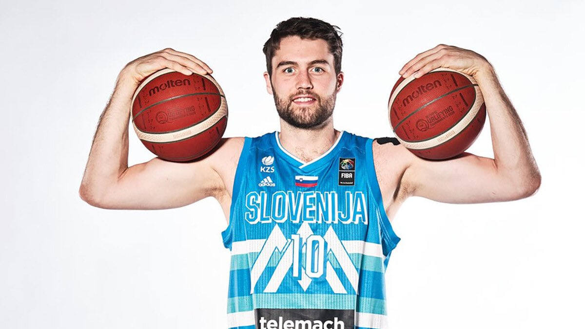 Eeeyyy olvidón.

Tú qué? Ni pisas la pintura ni nada?

P.D: we love you Miha.