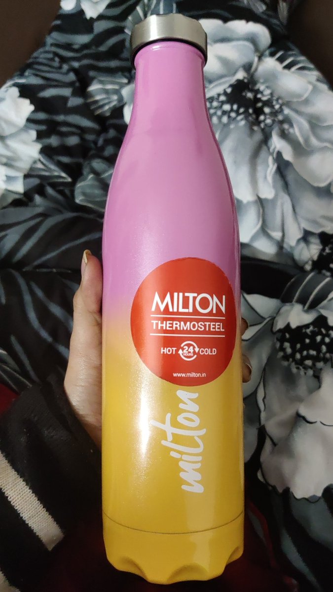 Vanshify's tweet photo. If it would be in my control , I will only have  such beautiful gradients in my stuff .
In Love with this gradient range of @MiltonHomewares bottles.
#designer #gradientlove #design #milton #Colors https://t.co/q6e9w1hcDu