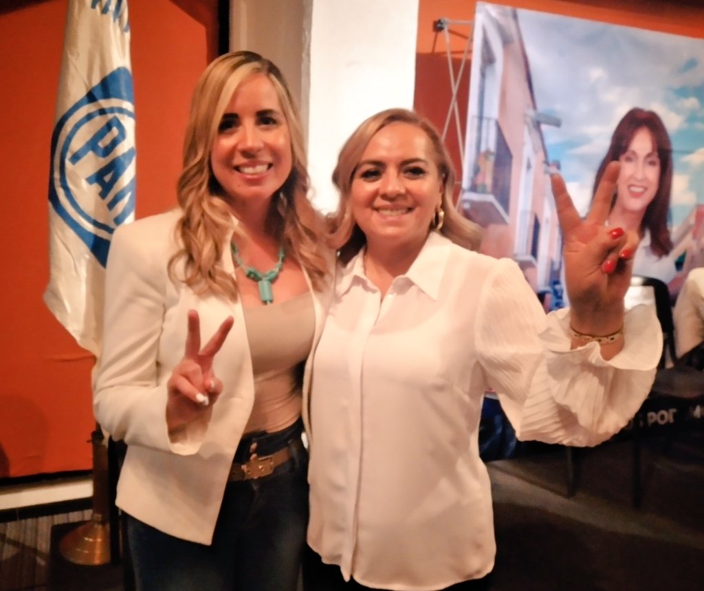 Gabriel58207939's tweet photo. Querida Pily, tu tenacidad, tu perseverancia y congruencia hacen posible estos logros.
Felicidades por tu nombramiento. 
Enhorabuena, a la orden para apoyarte y hacer que las mujeres panistas tengamos más oportunidades.  Felicidades https://t.co/NSgZeMb17v