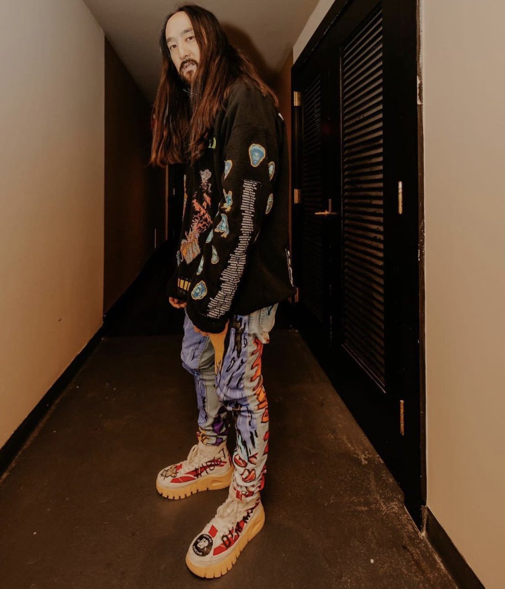 steveaoki's tweet photo. 💧#aoki1of1 https://t.co/fKP3QgZIRx